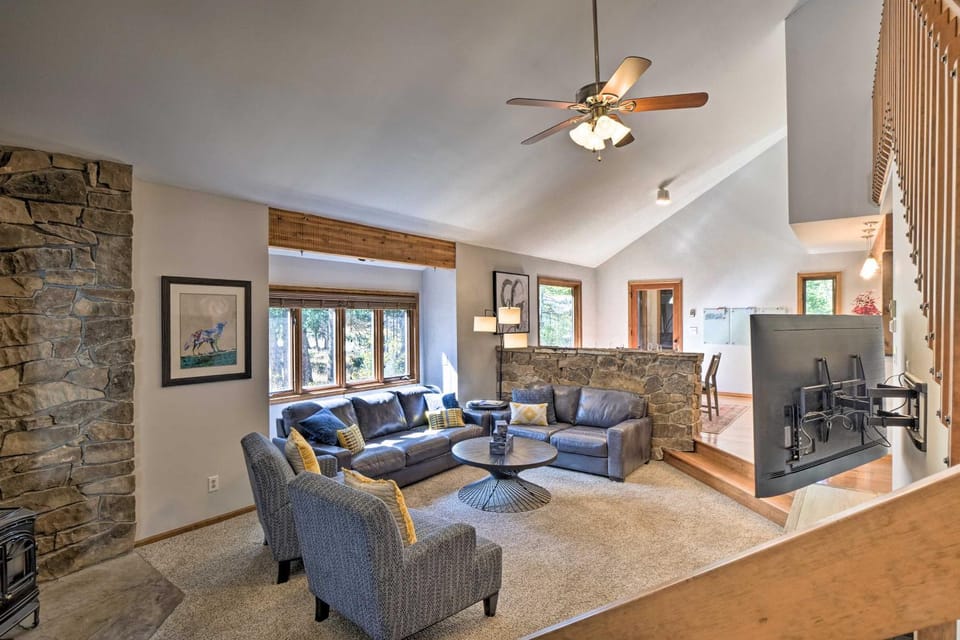 6 Mi to Breck Resort: Family Cabin w/ Game Room Cabin in Blue River