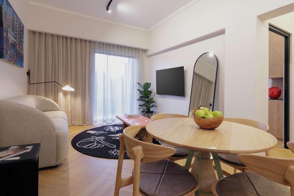 Seating area, Dining area