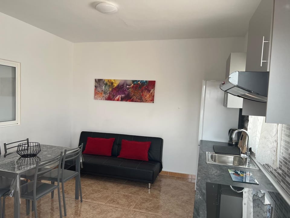 Facade/entrance, Kitchen or kitchenette, Living room, Seating area, Dining area