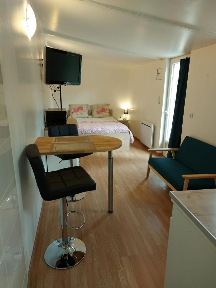 studio au calme jardin parking privé Apartment in Occitanie