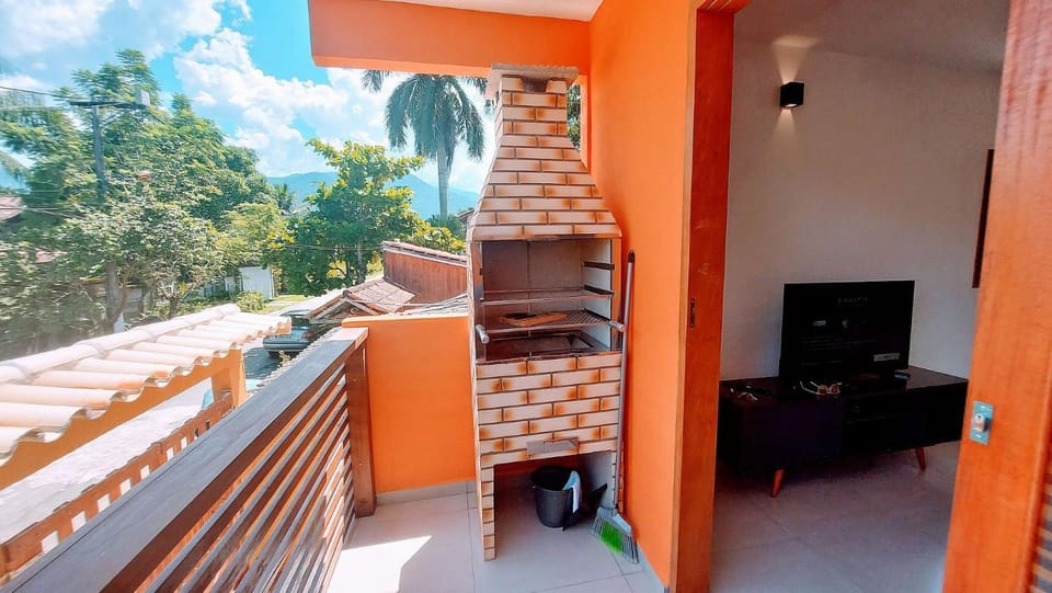 Communal lounge/ TV room, BBQ facilities, Balcony/Terrace