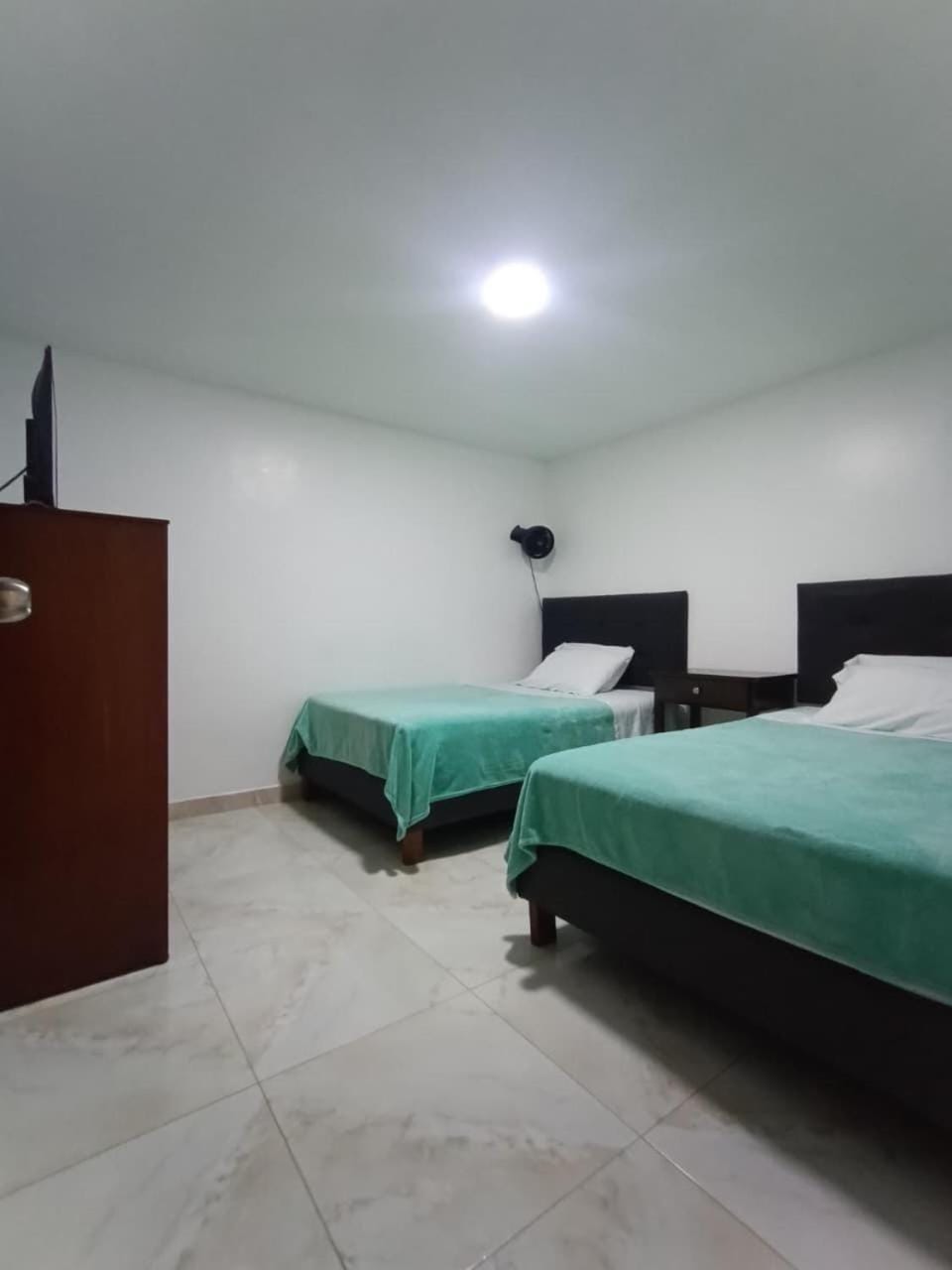 Bed, TV and multimedia, Bedroom, internet
