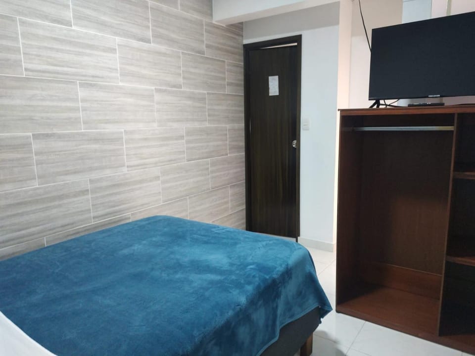 Bed, TV and multimedia, Bedroom, internet