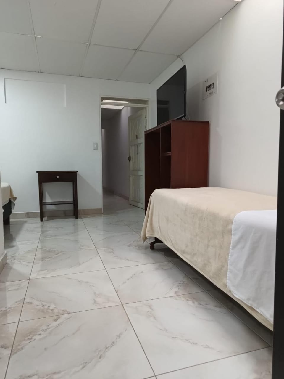 Bed, TV and multimedia, Bedroom, internet