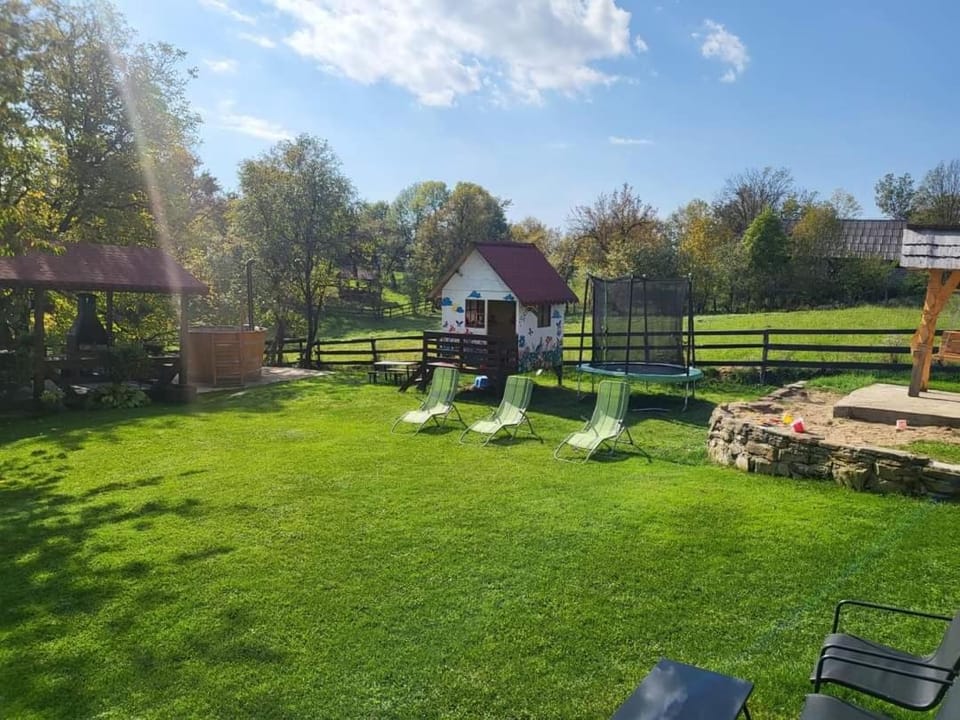 Agropensiunea Pe Poderei Farm Stay in Romania