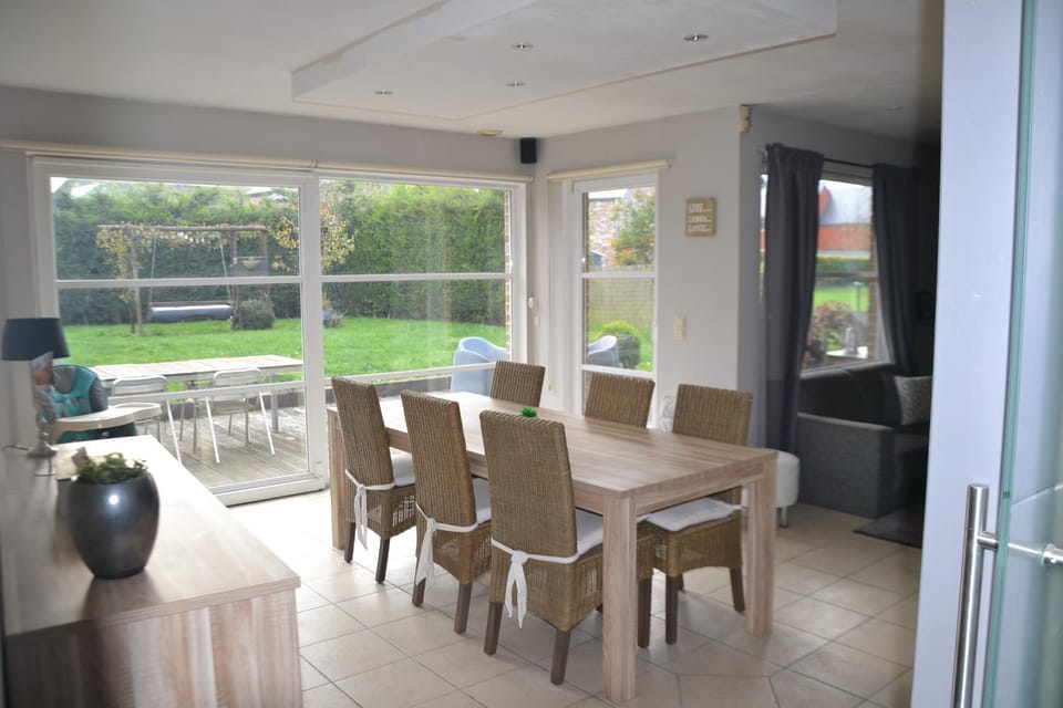 Dining area, Garden view