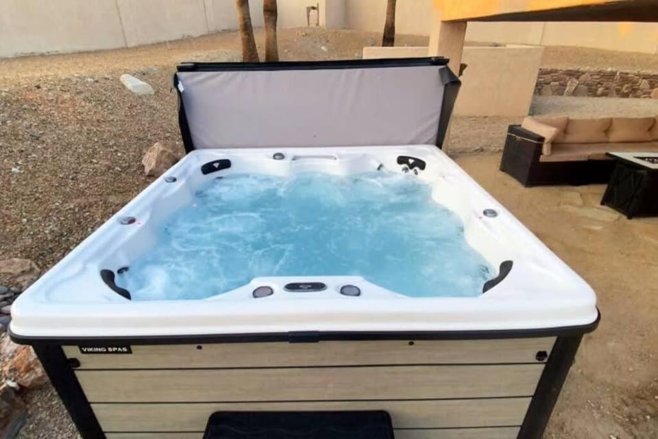 Resort Style Living w/ Pool, Spa, Games House in Lake Havasu City