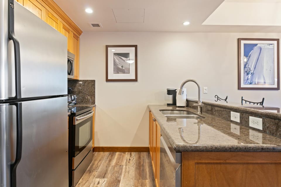 Kitchen or kitchenette