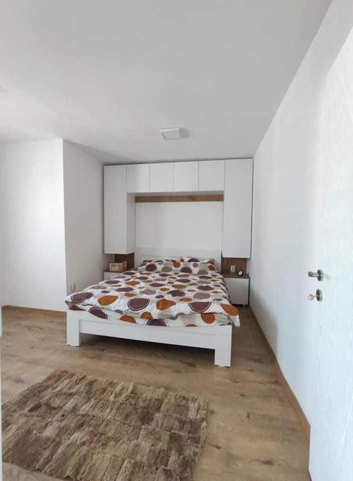 Bedroom, wardrobe, air conditioner
