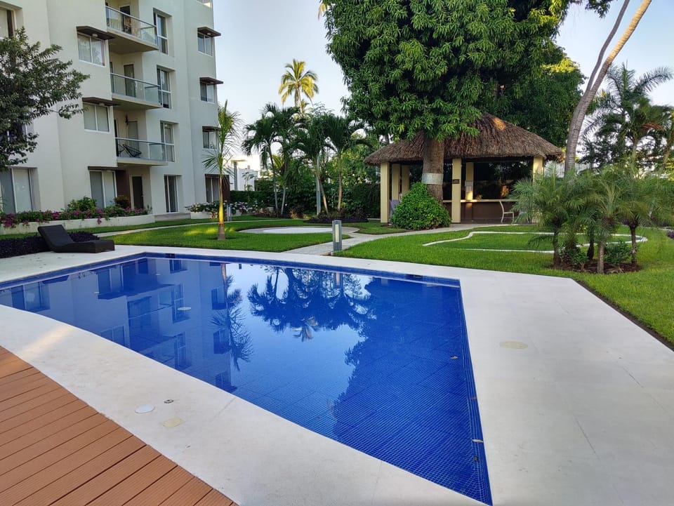 Garden, Swimming pool