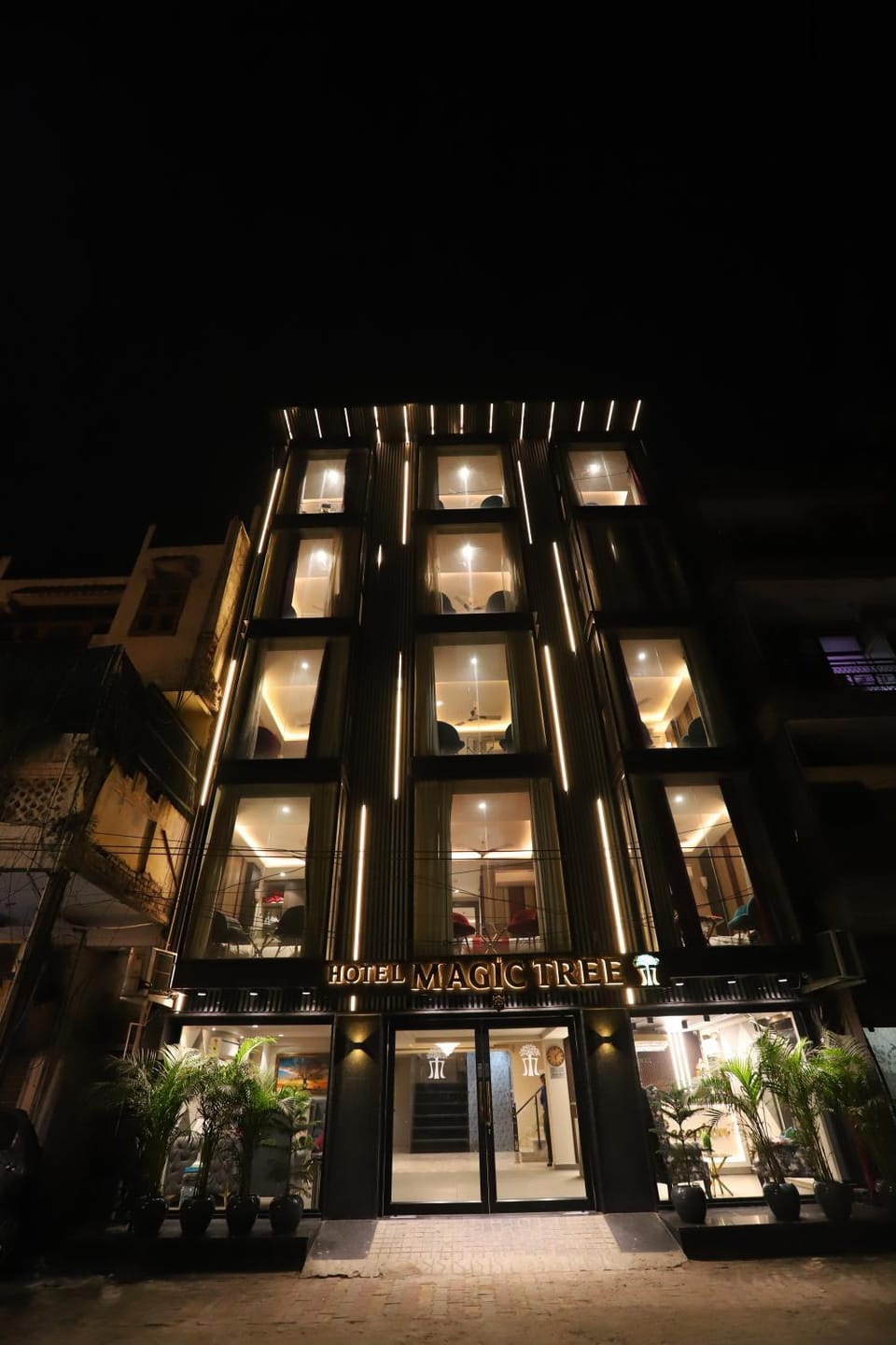 Facade/entrance