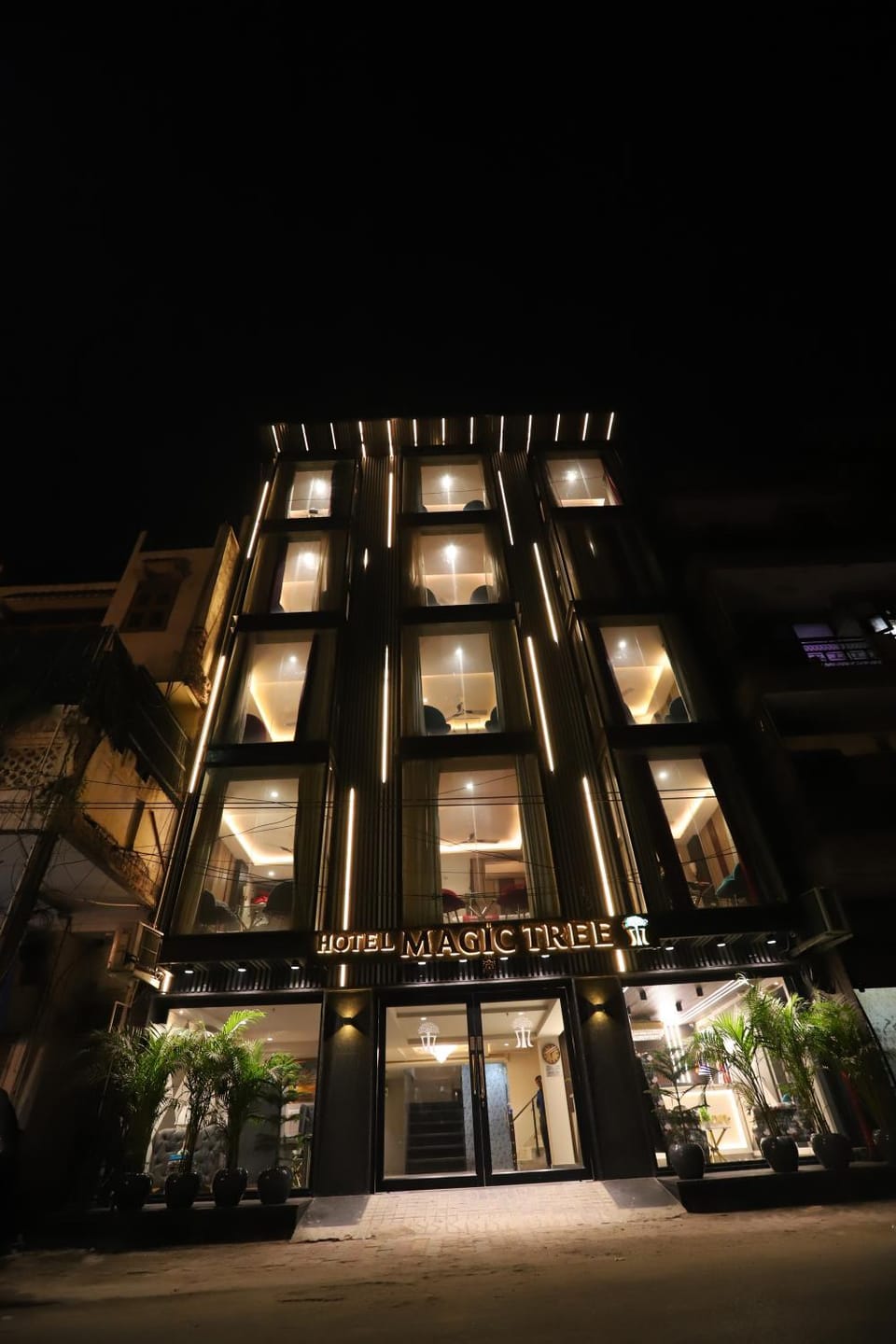 Facade/entrance
