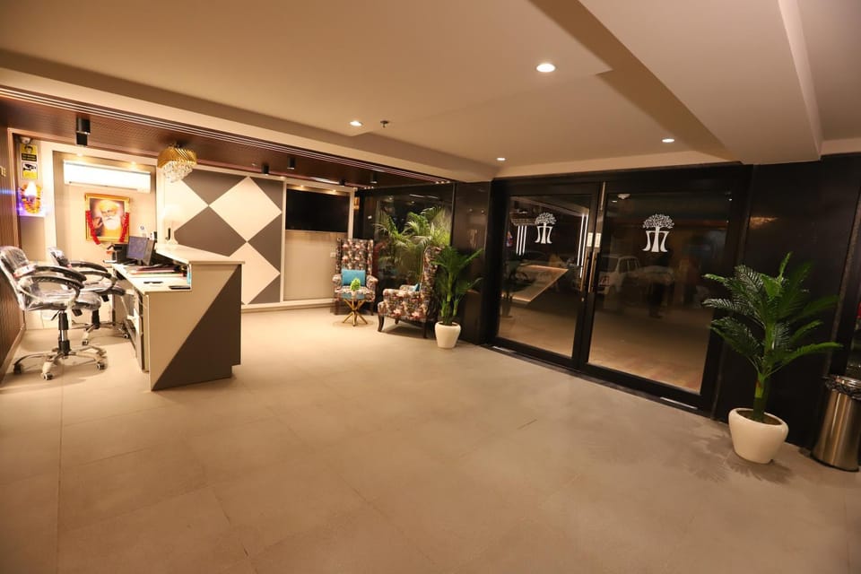 Facade/entrance, Seating area