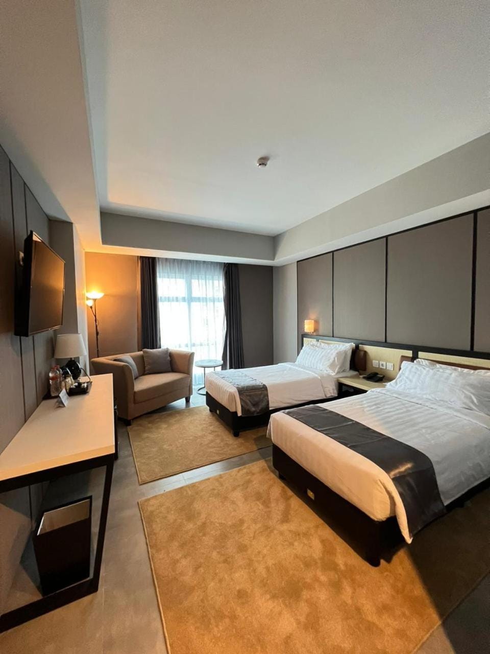 Bed, Photo of the whole room, Bedroom