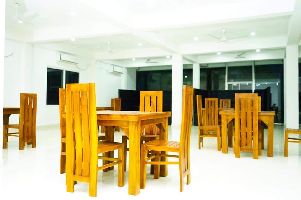 Restaurant/places to eat, Dining area