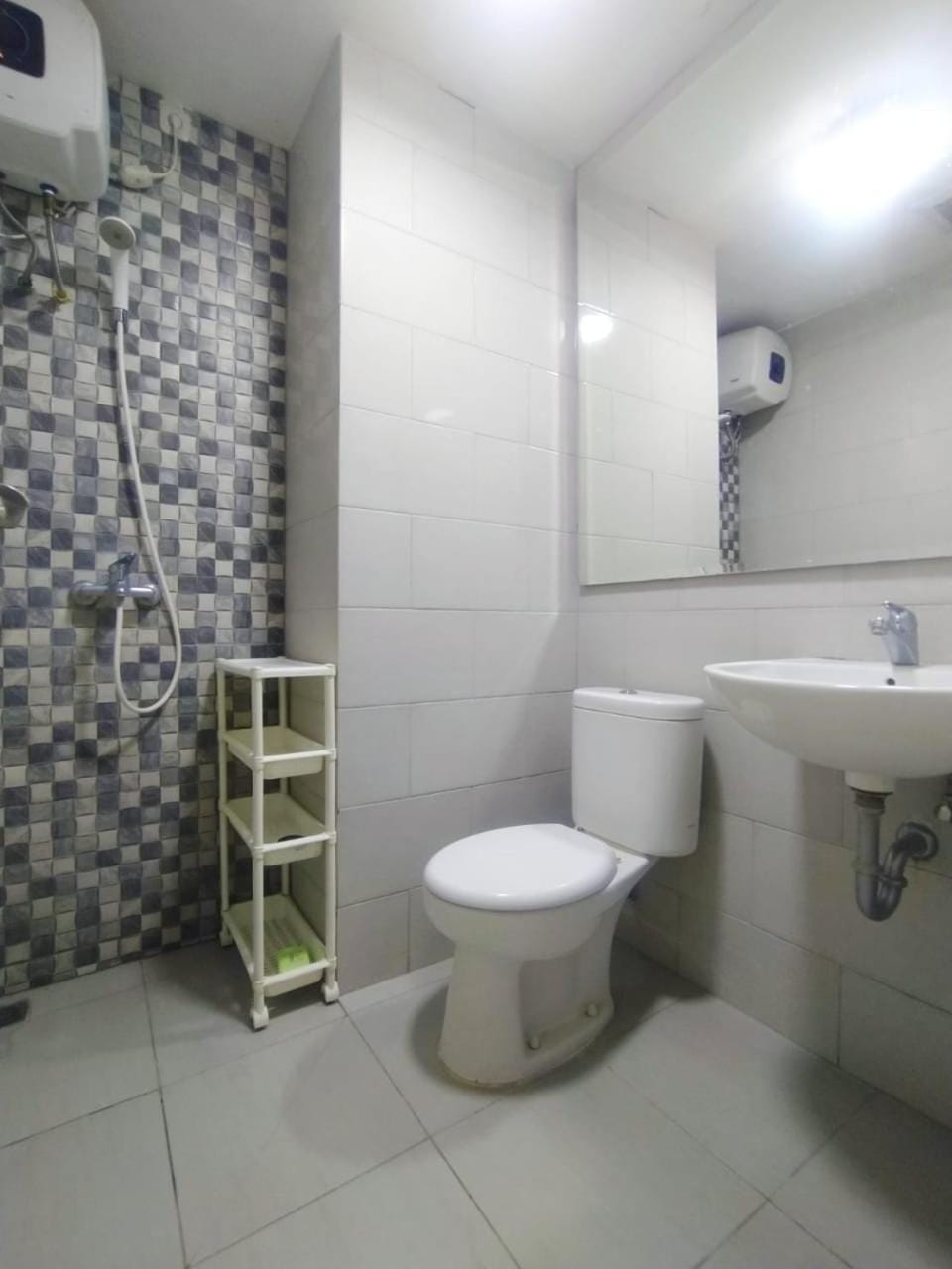 Anderson Apartment by Kondoku Apartment in Surabaya