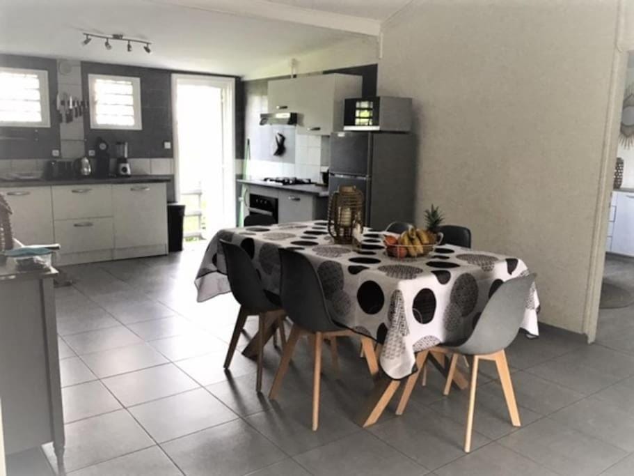 La Case Michou, calme et confort House in Réunion