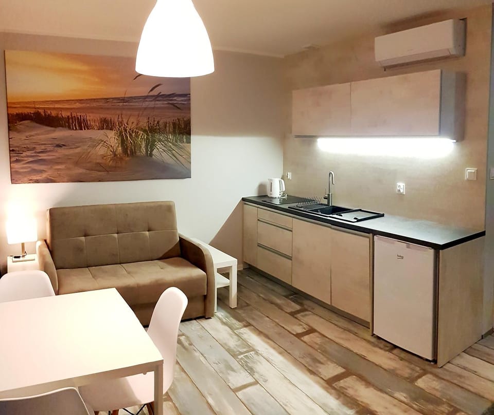 Kitchen or kitchenette, Seating area