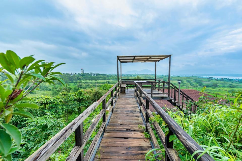 Nearby landmark, Spring, Day, Natural landscape, View (from property/room), Lake view