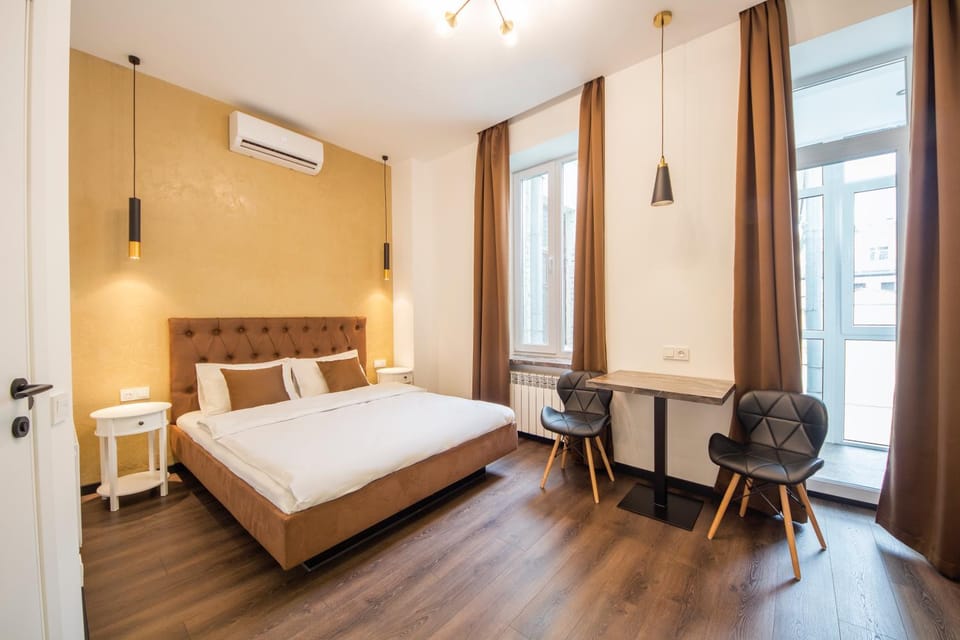 Bed, Balcony/Terrace, Bedroom, air conditioner