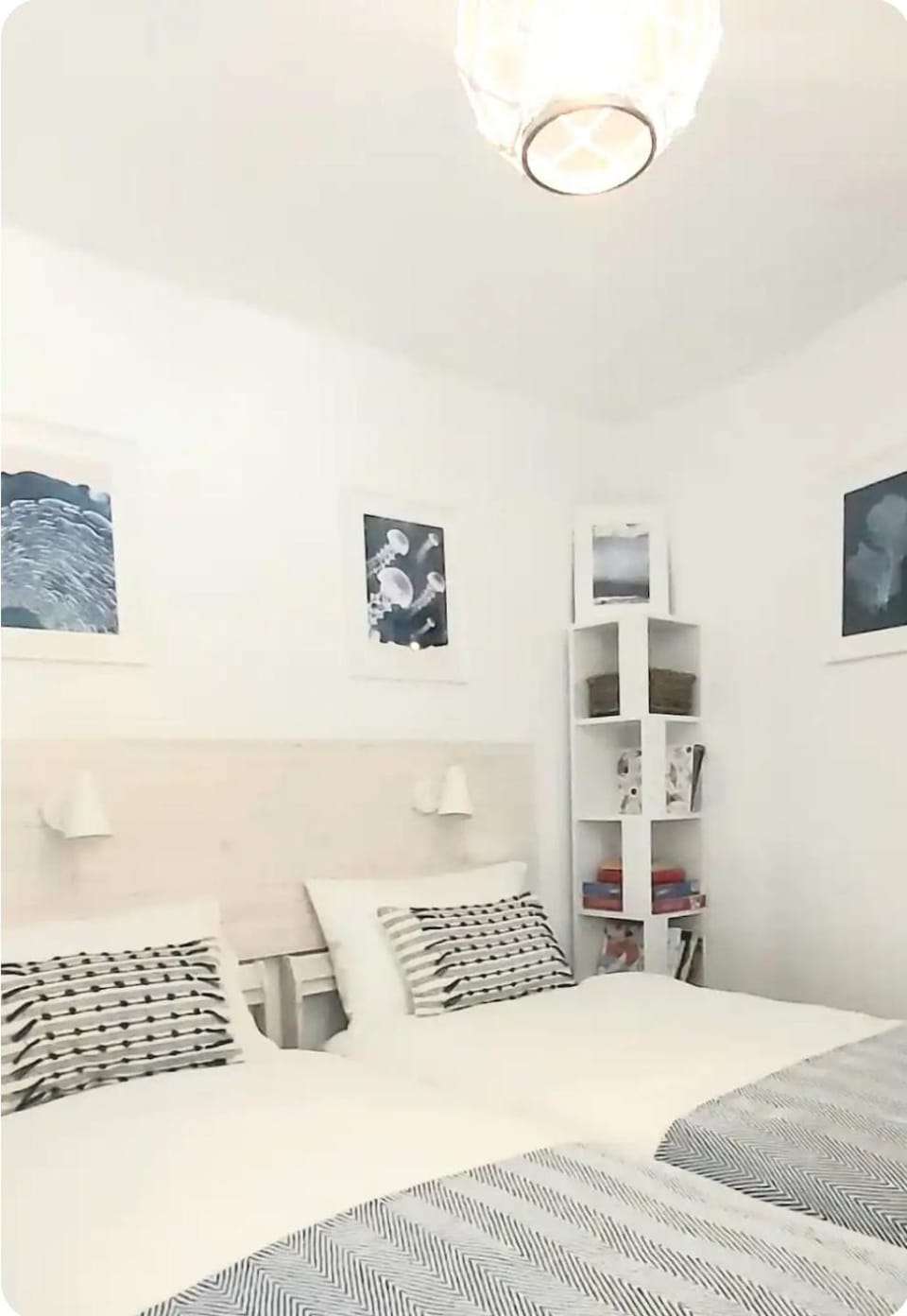 Bed, TV and multimedia, Bedroom