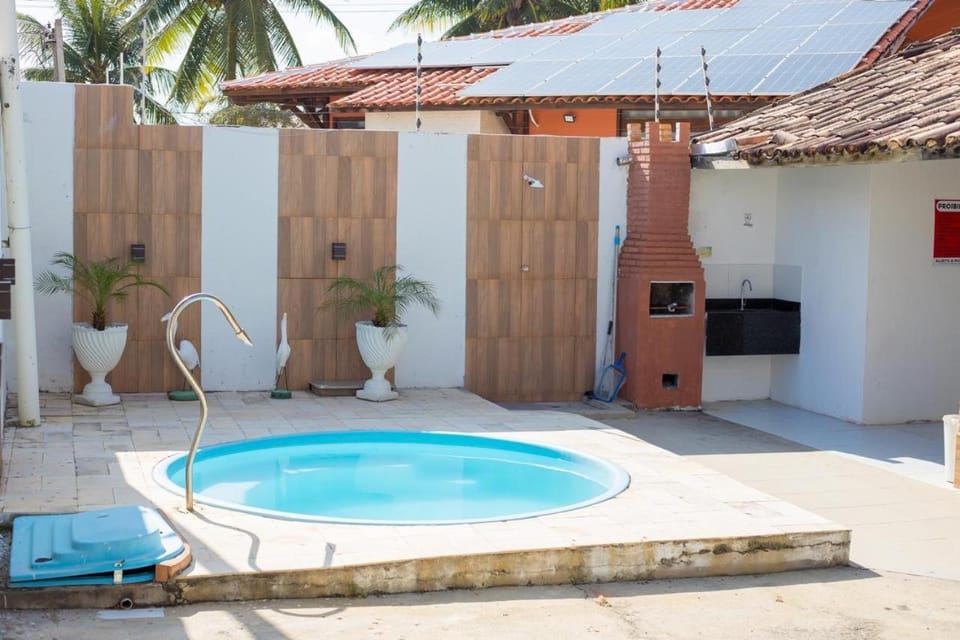 Casa Duplex com 2 suítes com ar condicionado ,100m da Praia - Barra de São Miguel, a 8 minutos da praia do gunga e a 3 da praia bonita! Condomínio com piscina e churrasqueira! House in State of Alagoas, Brazil