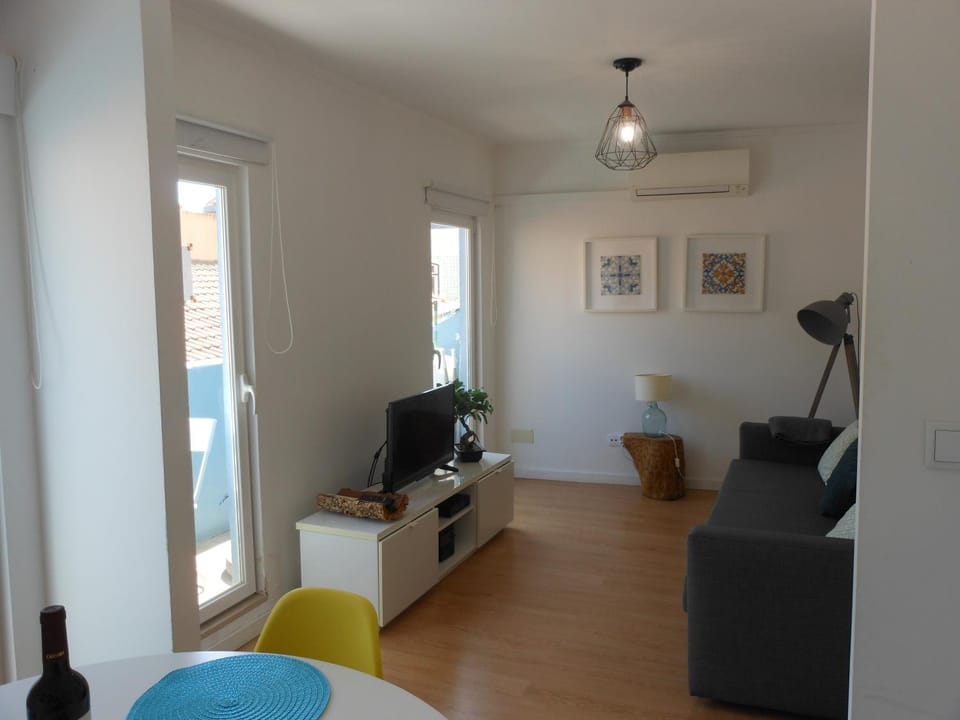 Communal lounge/ TV room, TV and multimedia, Living room, Seating area
