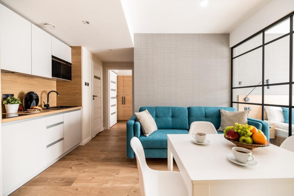 Kitchen or kitchenette, Living room, Seating area, Dining area