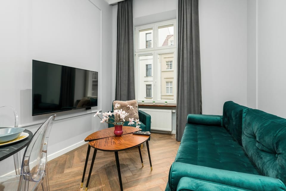 Communal lounge/ TV room, TV and multimedia, Living room, Seating area