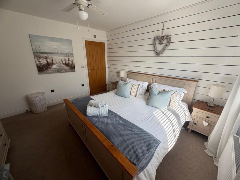CAPTAINS HOUSE WHITBY - HOT TUB - Luxury House in England