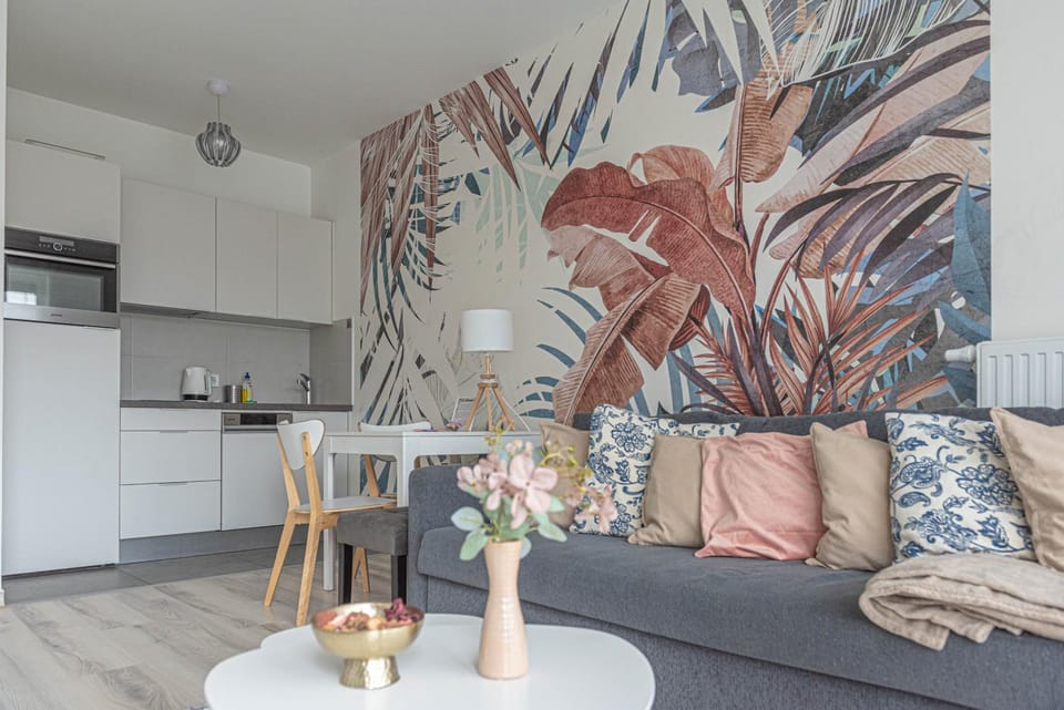 Kitchen or kitchenette, Seating area, Dining area