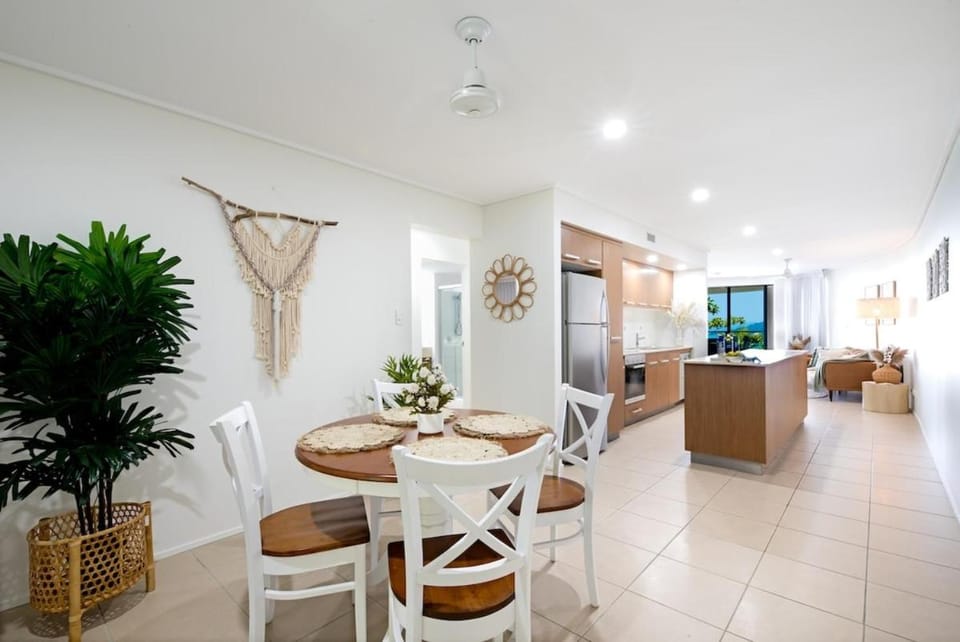 Bohemian Sunrise Apartment in Airlie Beach