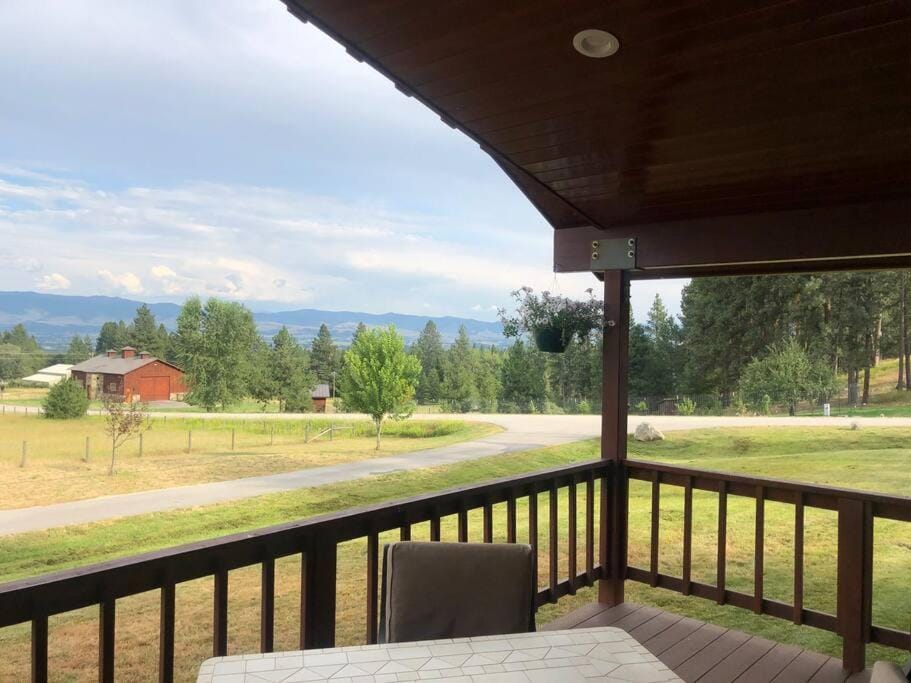 Stunning Views, Prime Location House in Idaho