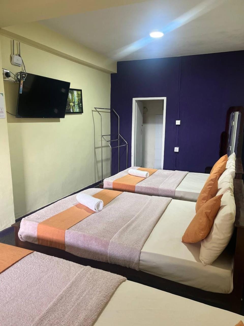 Communal lounge/ TV room, Bed, TV and multimedia, towels