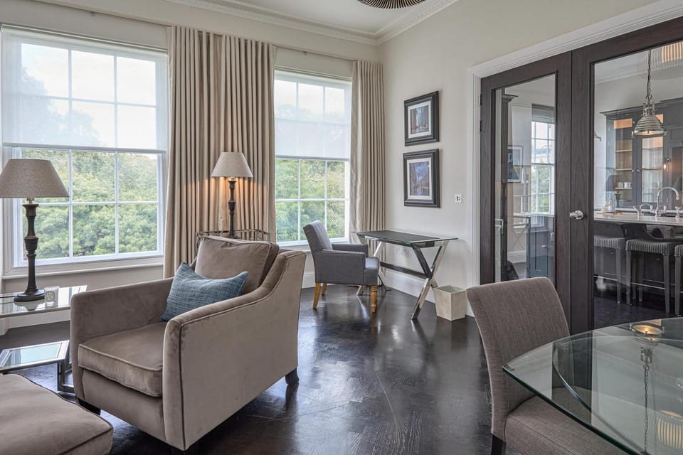 Living room, Seating area