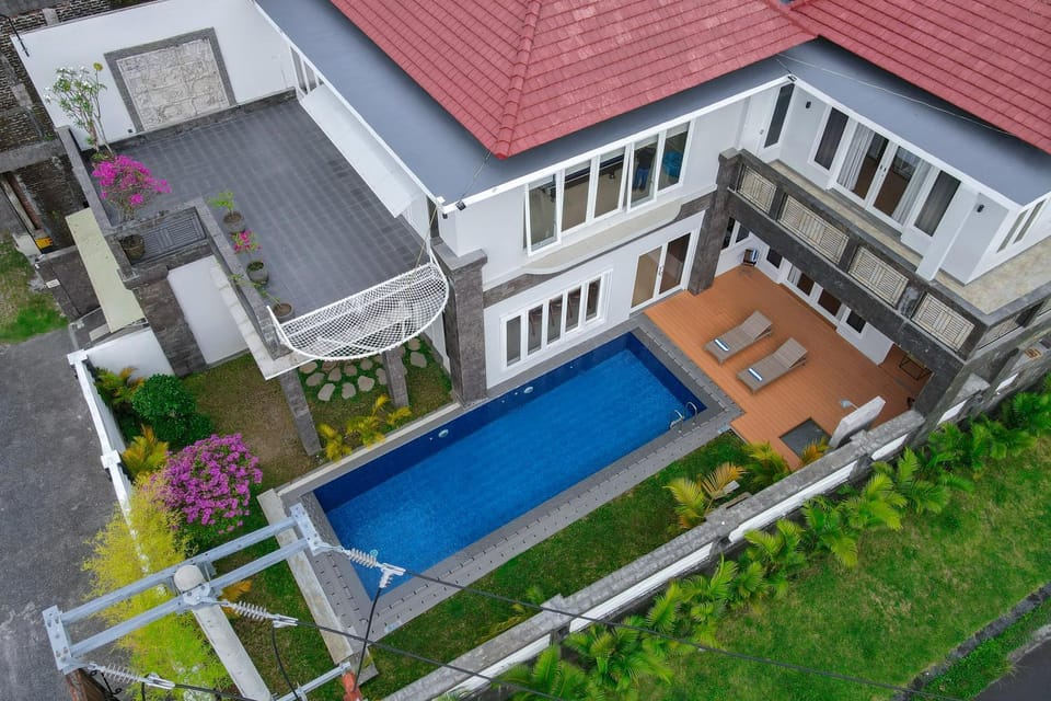 Property building, Swimming pool