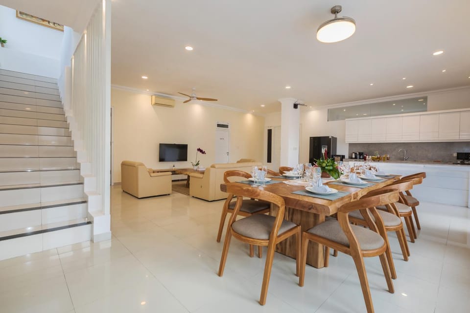 Dining area, Breakfast