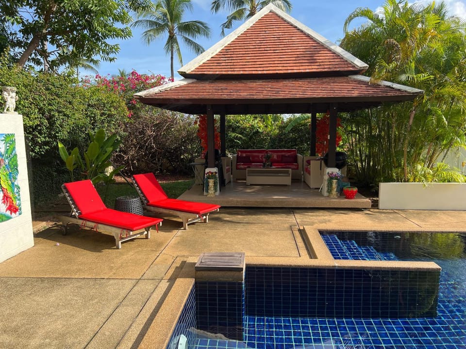 Seating area, Swimming pool