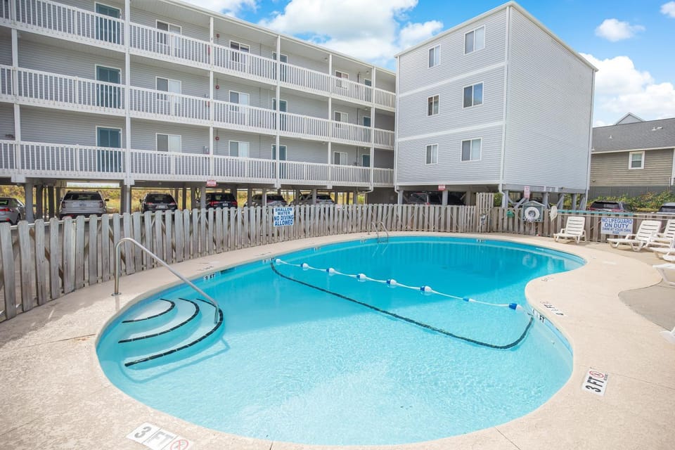 2BR, 2Bath condo Oceanfront Getaway with pool Apartment hotel in North Myrtle Beach