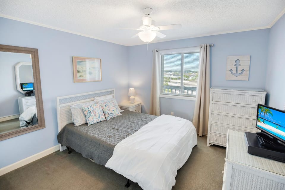 2BR, 2Bath condo Oceanfront Getaway with pool Apartment hotel in North Myrtle Beach