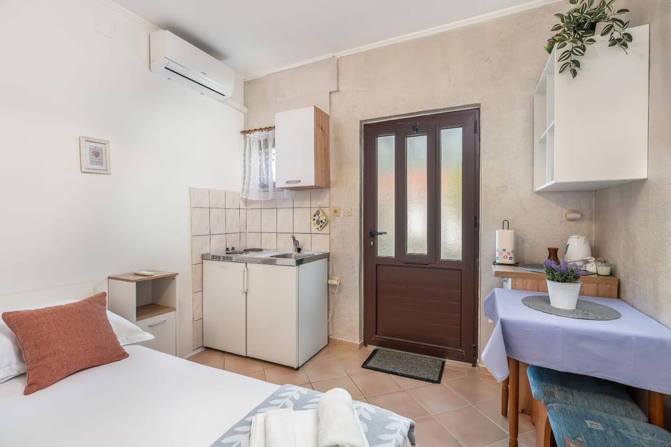 Other, Dining area, Bedroom
