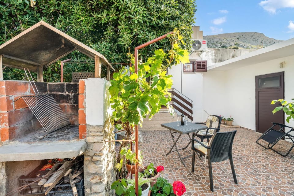 BBQ facilities, Balcony/Terrace, Seating area