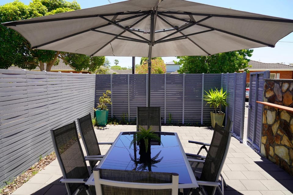 Patio, Dining area