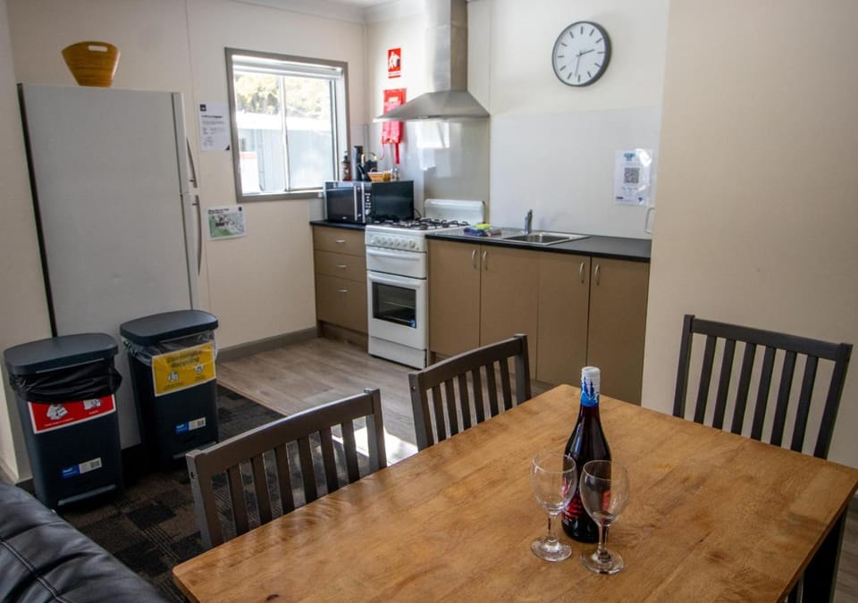 Dining area, kitchen