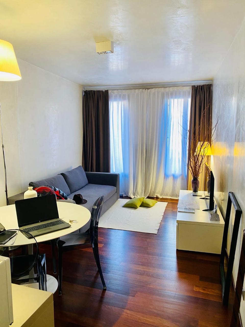 Living room, Photo of the whole room, Seating area, Dining area