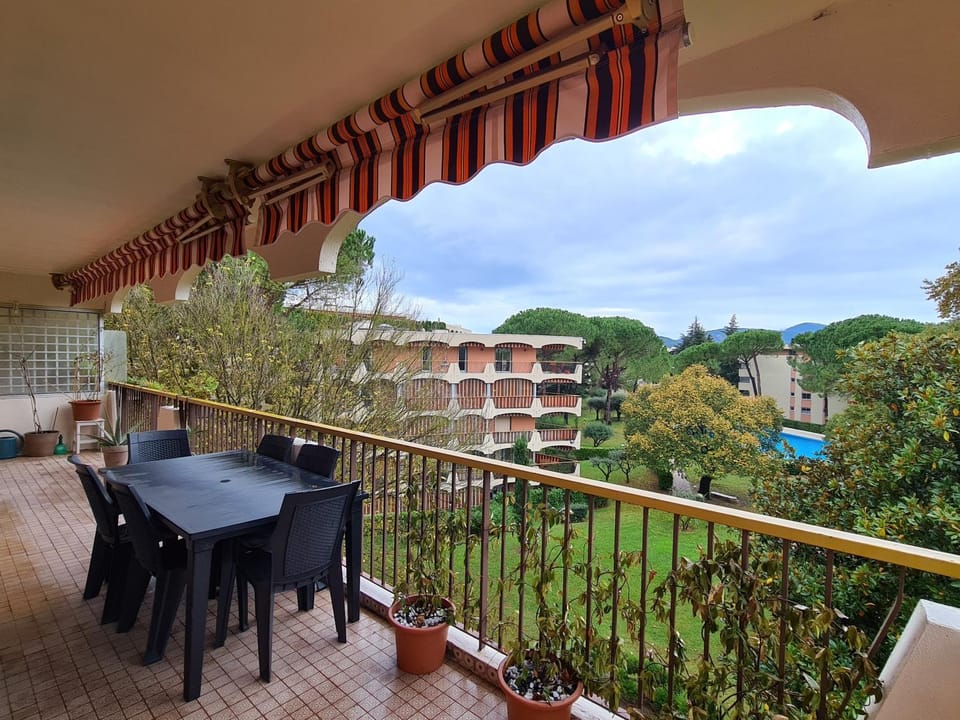 Balcony/Terrace, Pool view