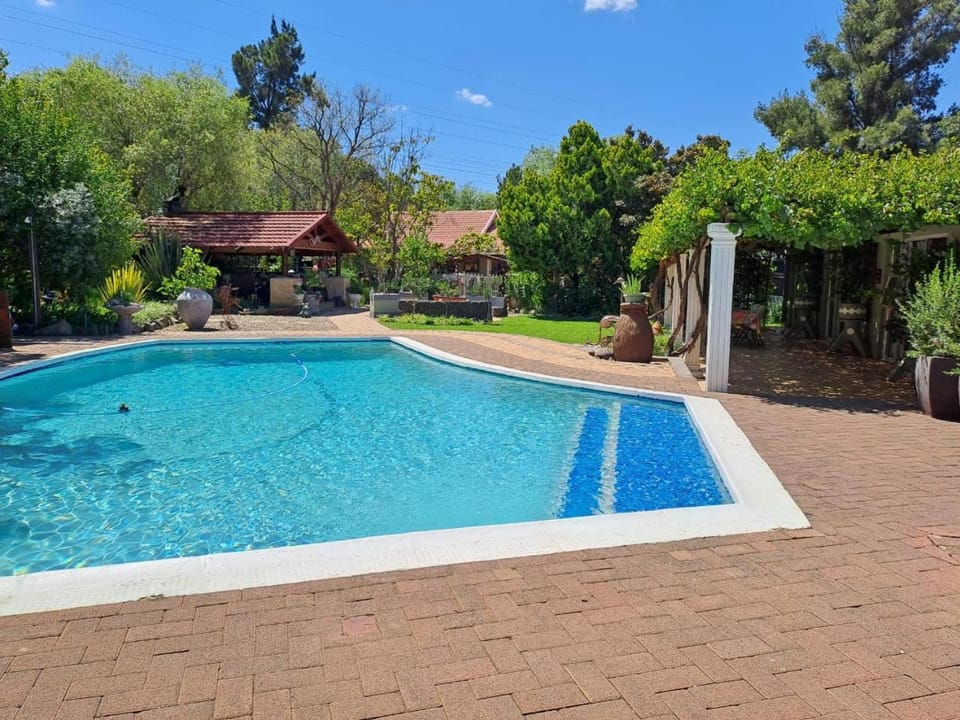 Day, Garden, Garden, Pool view