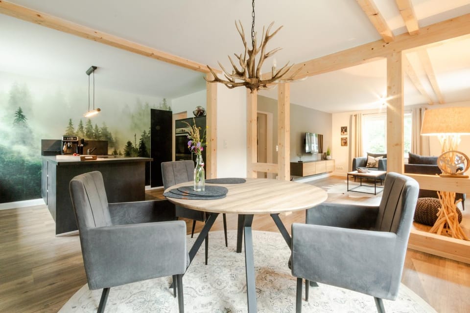 Living room, Seating area, Dining area, kitchen
