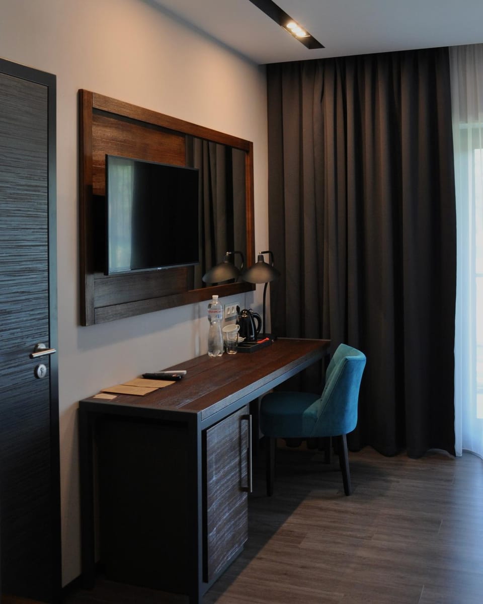 TV and multimedia, hair dresser