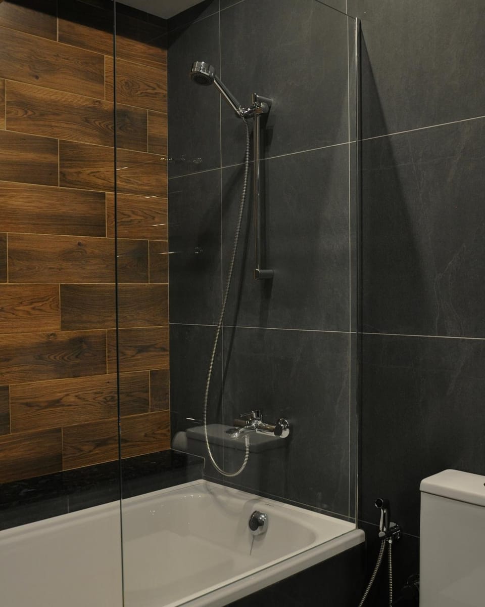 Shower, Bath